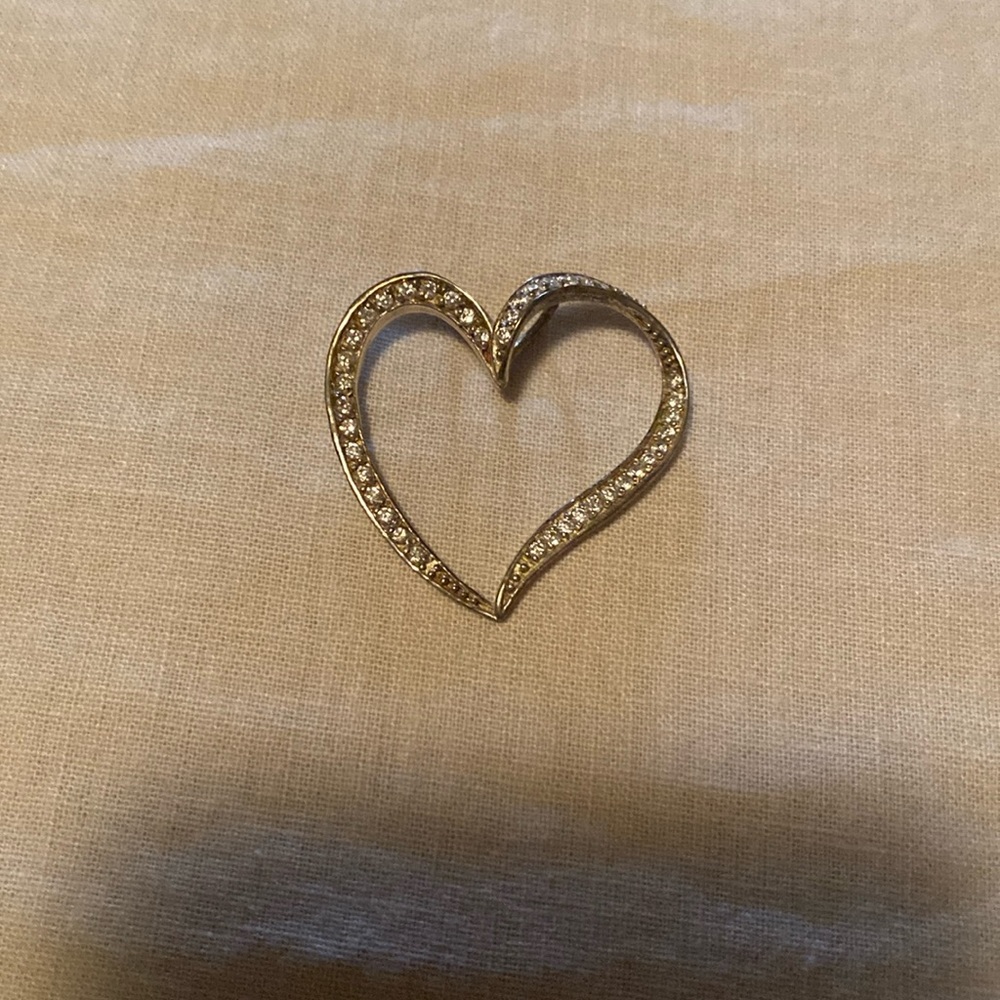 Heart shaped pendant
